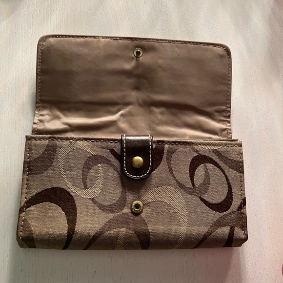 Large wallet- women’s - Picture 5 of 7